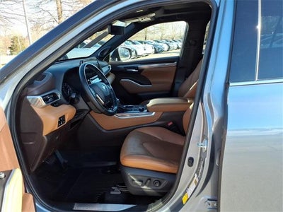 2020 Toyota Highlander Platinum AWD (Natl)