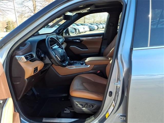 2020 Toyota Highlander Platinum AWD (Natl)