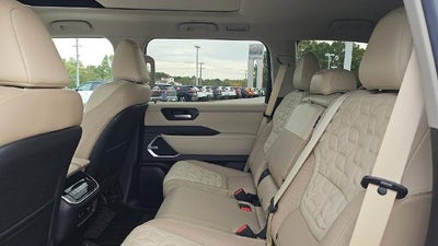 2025 Nissan Armada Platinum