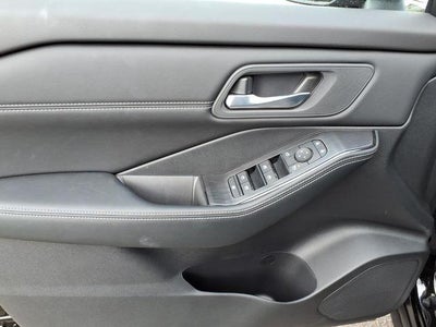 2026 Nissan Rogue 2026.5 FWD Dark Armor