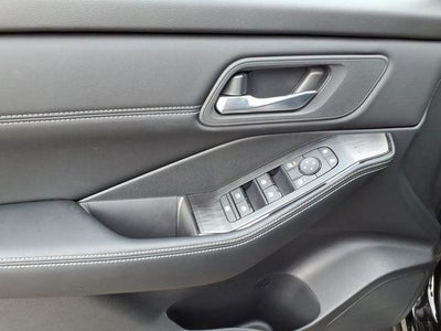 2026 Nissan Rogue 2026.5 FWD Dark Armor