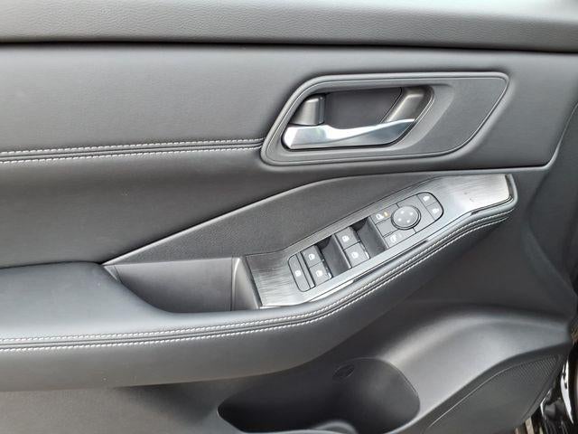 2026 Nissan Rogue 2026.5 FWD Dark Armor