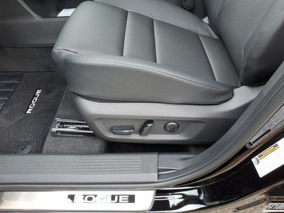 2026 Nissan Rogue 2026.5 FWD Dark Armor