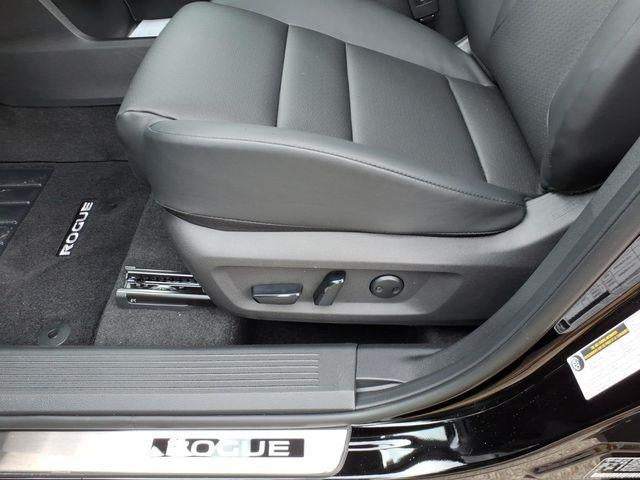 2026 Nissan Rogue 2026.5 FWD Dark Armor