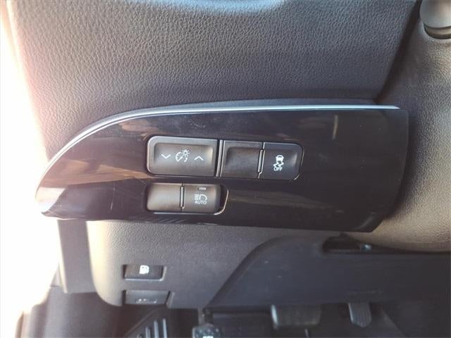 2018 Toyota Prius One (Natl)