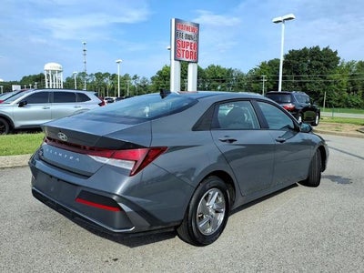 2025 Hyundai ELANTRA SE IVT