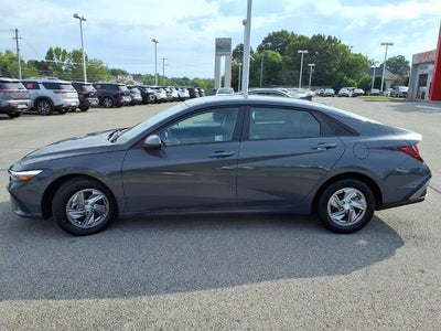2025 Hyundai ELANTRA SE IVT