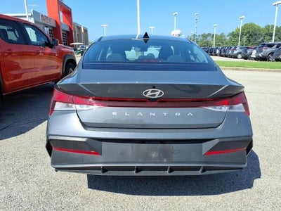 2025 Hyundai ELANTRA SE IVT