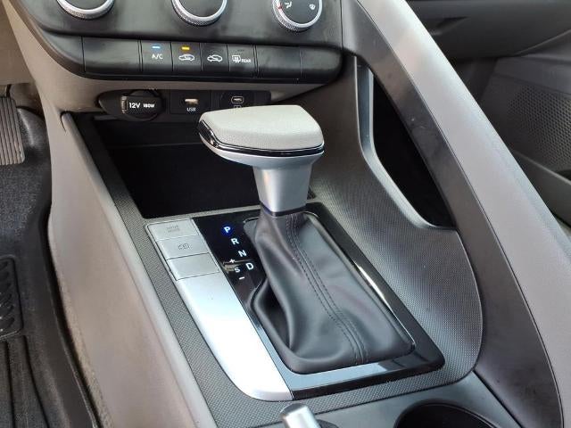 2025 Hyundai ELANTRA SE IVT