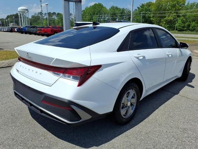 2025 Hyundai ELANTRA SE IVT