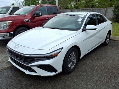 2025 Hyundai ELANTRA SE IVT