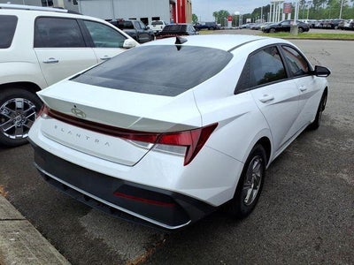 2025 Hyundai ELANTRA SE IVT